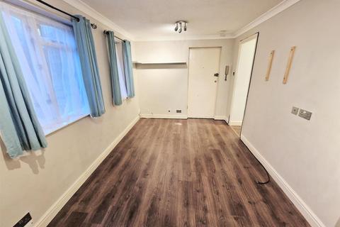 Studio to rent - Rednal Mill Drive, Rednal