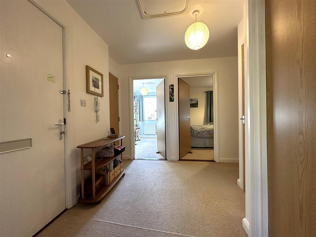 Entrance Hall 681