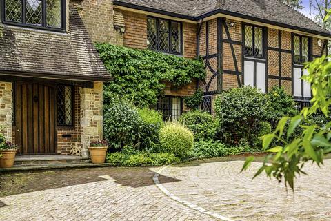 Kingswood House Eyhurst Close, Kingswood, Tadworth, KT20 6NR