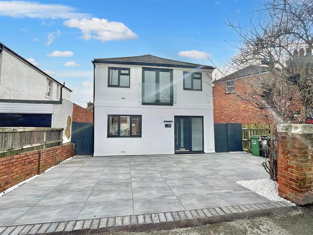 St. Philips Avenue, Eastbourne 3 bed detached house for sale £400,000