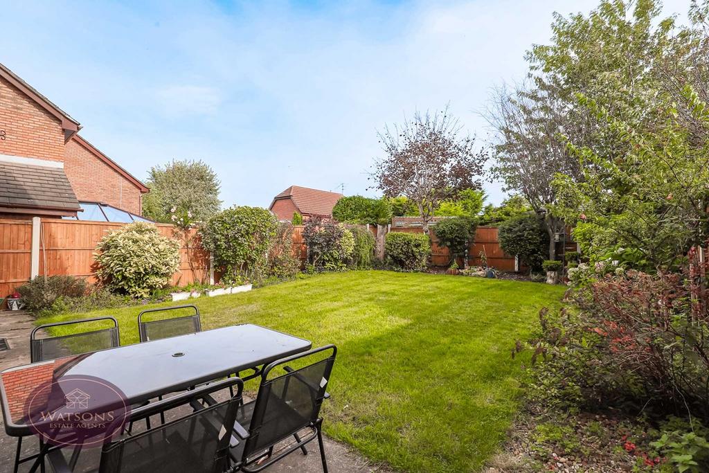 Arnos Grove, Nuthall, Nottingham, NG16 4 bed detached house for sale