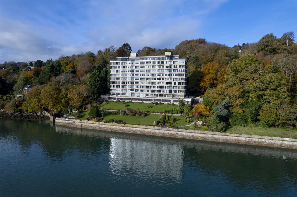 Glyn Garth Court, Glyn Garth, Menai Bridge 2 bed apartment for sale £