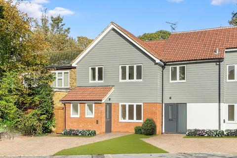 3 bedroom semi-detached house for sale - Oaklands Crescent, Chelmsford CM2