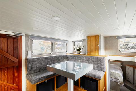 1 bedroom houseboat for sale, St. Katharines Docks, Wapping, E1W