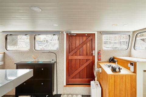 1 bedroom houseboat for sale, St. Katharines Docks, Wapping, E1W