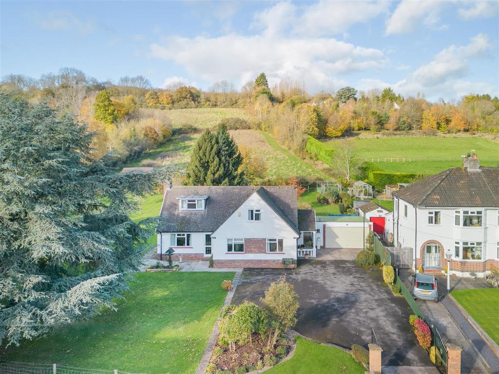 Stockwood Vale, Keynsham, Bristol 3 bed detached bungalow for sale £