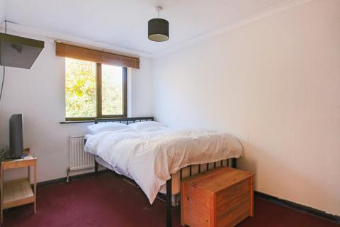 3 Barton Crescent, East Grinstead, RH19 4NR