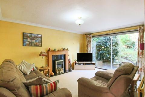 3 Barton Crescent, East Grinstead, RH19 4NR