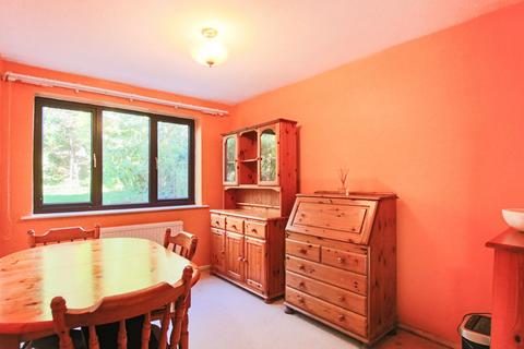 3 Barton Crescent, East Grinstead, RH19 4NR