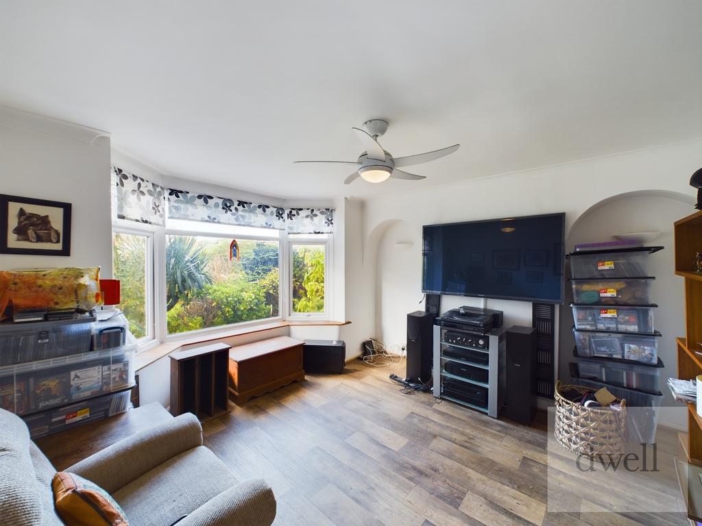 Otley Road, Adel, Leeds, LS16 4 bed semidetached house for sale £420,000