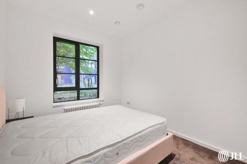 3 bedroom flat to rent, Agar House, London E14