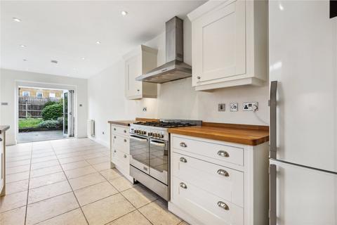 24 Chestnut Grove, London, SW12 8JD