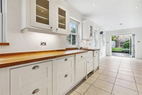 24 Chestnut Grove, London, SW12 8JD