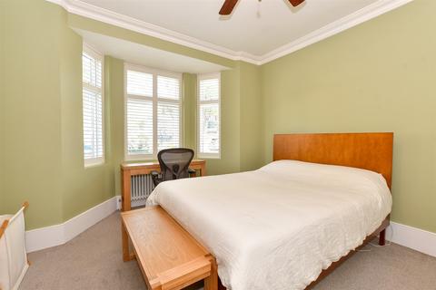 1 bedroom ground floor flat for sale, Maud Road, London