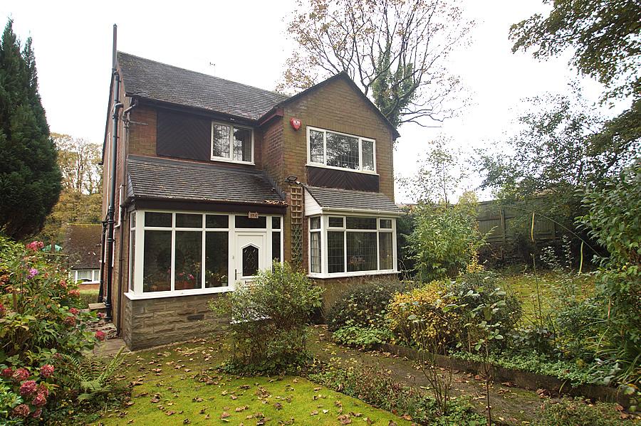 Uppermill OL3 4 bed detached house for sale £580,000
