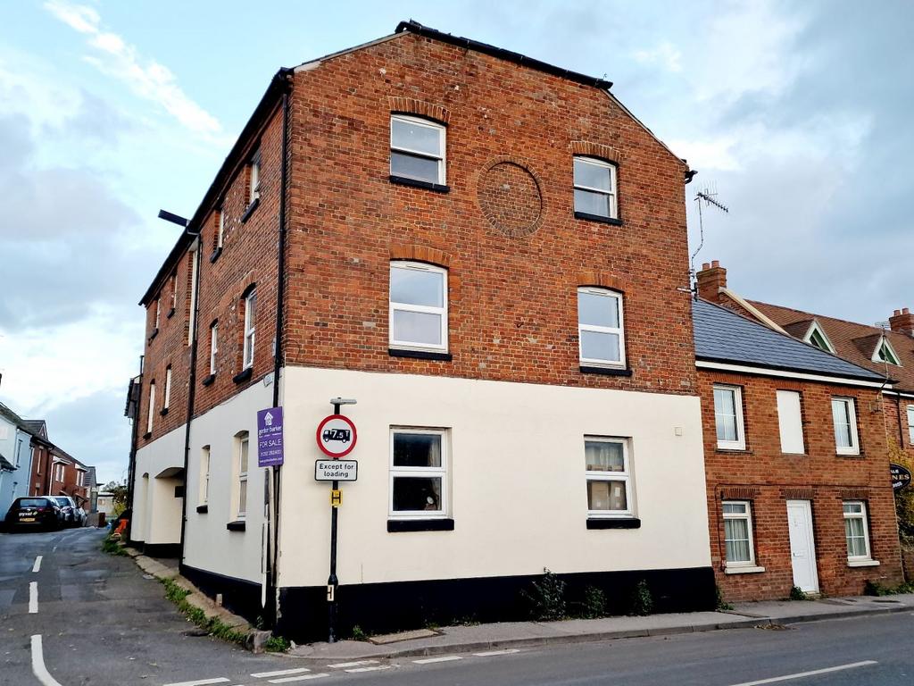 Christchurch Road, Ringwood BH24 1 bed flat for sale £165,000