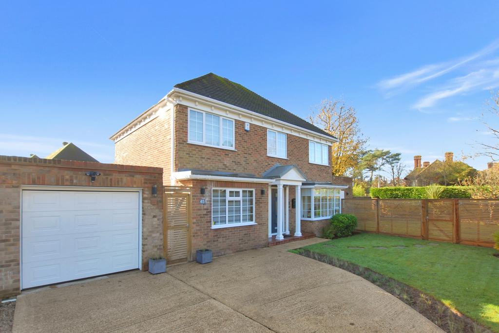 Shorncliffe Road, Folkestone, CT20 4 bed detached house for sale £750,000