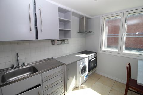 Studio to rent, Fareham House, Marlowes, Hemel Hempstead, Hertfordshire, HP1 1DZ