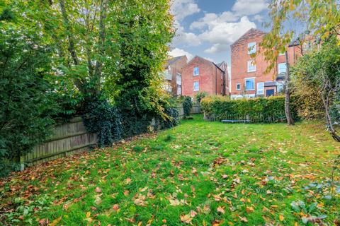 Flat 6, 38 Coolhurst Road, London, N8 8EU
