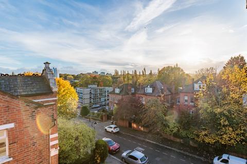 Flat 6, 38 Coolhurst Road, London, N8 8EU