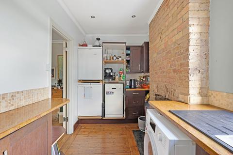 Flat 6, 38 Coolhurst Road, London, N8 8EU