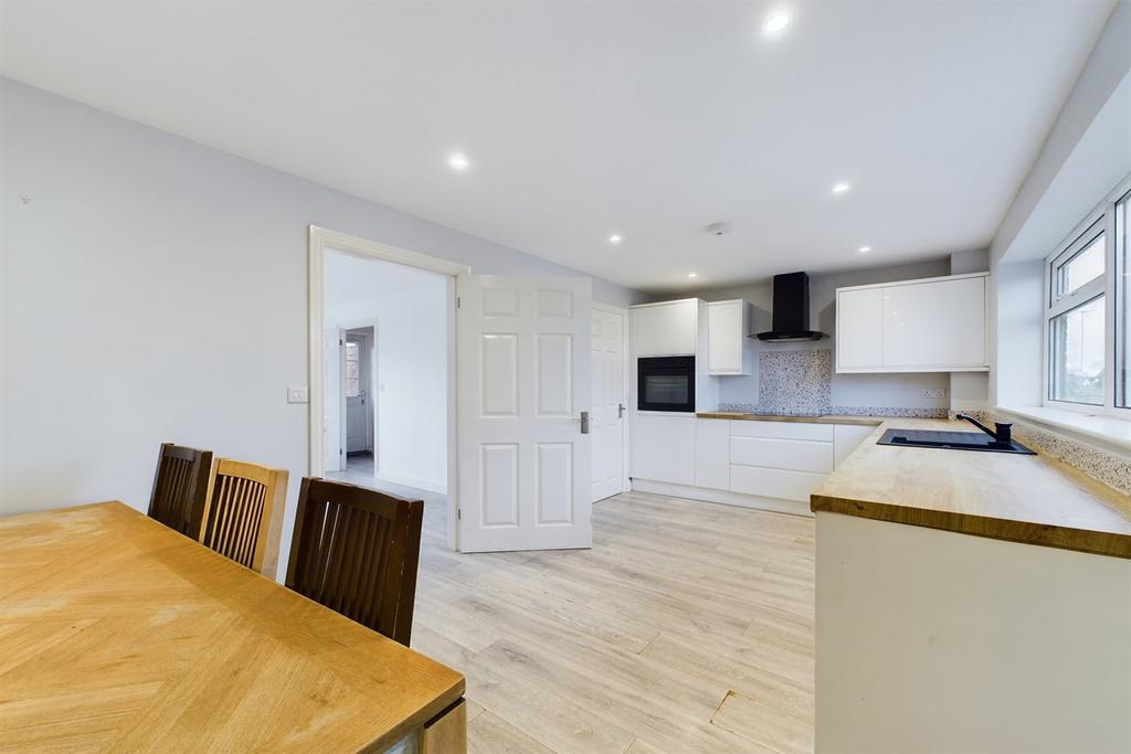 De Walden Square, Pegswood, Morpeth 2 bed property to rent £650 pcm
