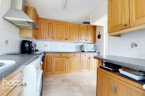 3 bedroom detached house for sale, Turnpike Drive, Luton