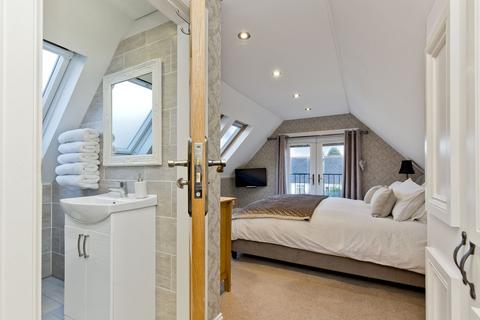 54 Silverknowes Drive, Edinburgh, EH4 5HY