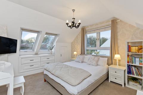 54 Silverknowes Drive, Edinburgh, EH4 5HY
