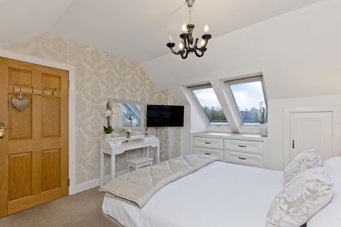 54 Silverknowes Drive, Edinburgh, EH4 5HY