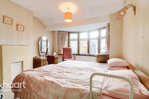 3 bedroom semi-detached house for sale - St Annes Gardens, LONDON