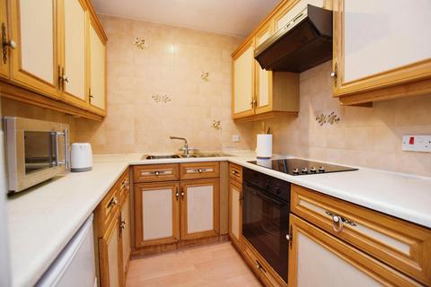 1 bedroom retirement property for sale, Queens Road, Hale, Altrincham, Greater Manchester, WA15
