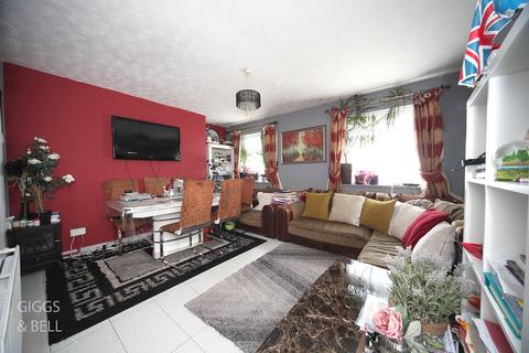 2 bedroom apartment for sale, Ramsey Close, Luton, Bedfordshire, LU4