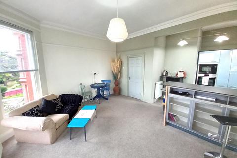 3 bedroom apartment for sale - Siliwen Road, Bangor LL57