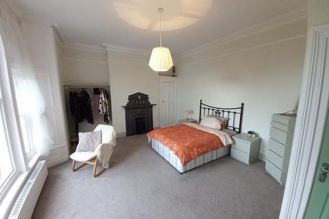 3 bedroom apartment for sale - Siliwen Road, Bangor LL57