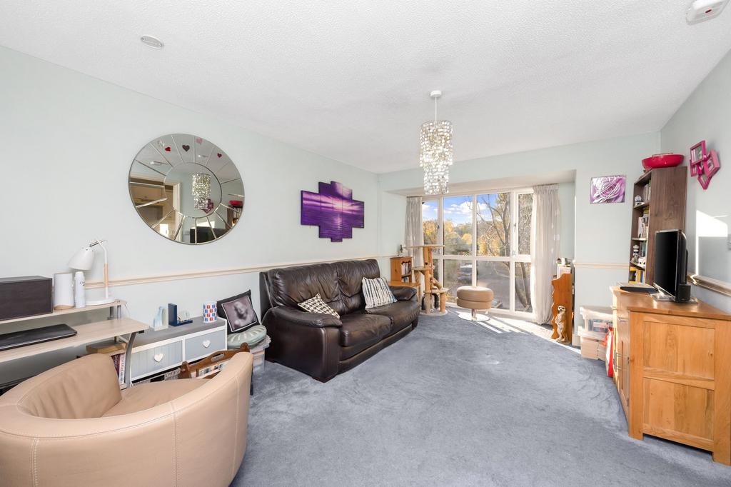 Horley, Horley RH6 1 bed flat for sale £190,000