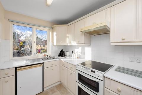 48 Whitecroft, Horley, RH6 9BZ
