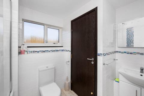 48 Whitecroft, Horley, RH6 9BZ