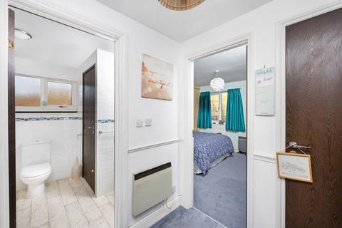 48 Whitecroft, Horley, RH6 9BZ