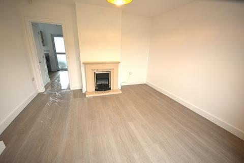 3 bedroom end of terrace house to rent, Kenilworth Avenue, Clifton, M27 8JA