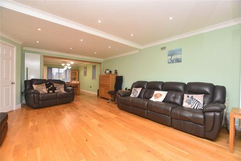 4 bedroom detached house for sale - Windsor Oval, Tingley, Wakefield, West Yorkshire
