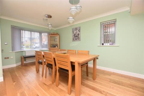 4 bedroom detached house for sale - Windsor Oval, Tingley, Wakefield, West Yorkshire