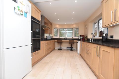 4 bedroom detached house for sale - Windsor Oval, Tingley, Wakefield, West Yorkshire