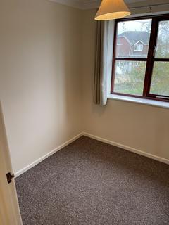 2 bedroom flat to rent, Beaumont Road, Totton SO40