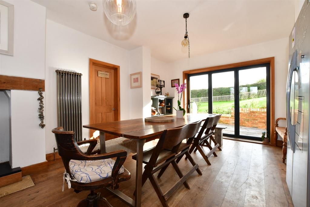 Kitchen/ Dining Room