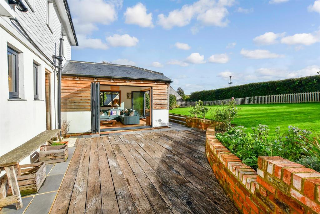 External Lifestyle Photograph