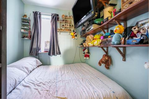 2 bedroom flat for sale - Northolt,  Middlesex,  UB5