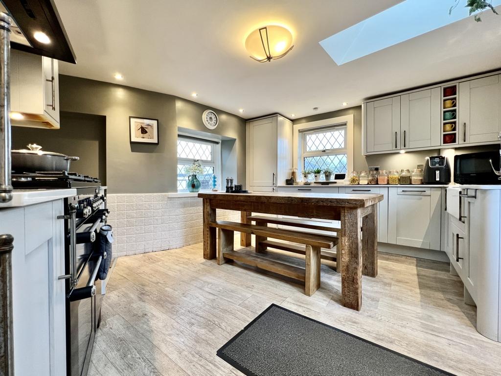 46 Stoneyholm Road, Kilbirnie 4 bed detached house for sale £299,995