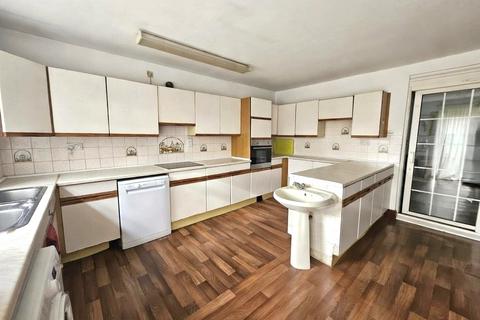 3 bedroom semi-detached house for sale, Croyde Avenue, Hayes, Greater London, UB3