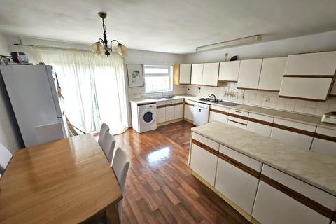 3 bedroom semi-detached house for sale, Croyde Avenue, Hayes, Greater London, UB3